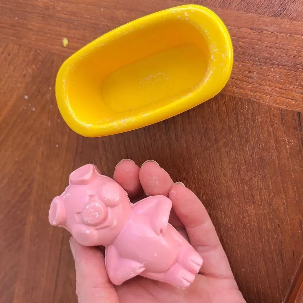 VTG Avon Pig-In-A-Tub Soap Nail Brush Gift Set Original Box 1970s